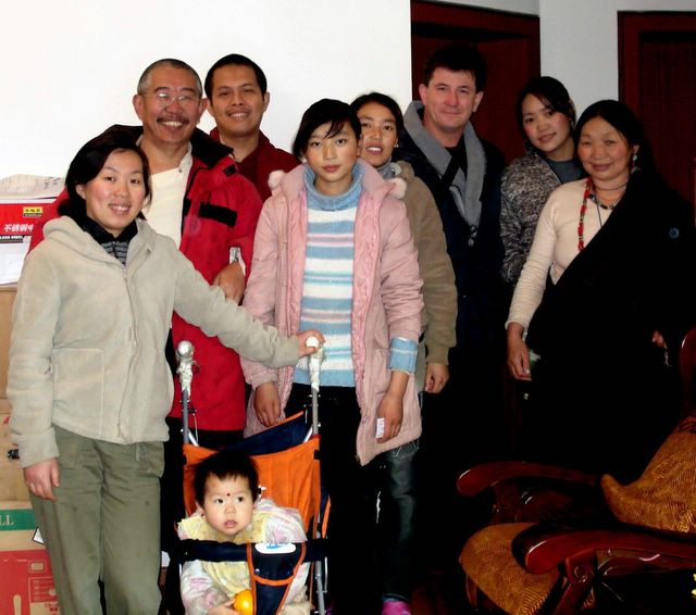 File:Dr. Lodrö Puntsok.2nd from left.jpg